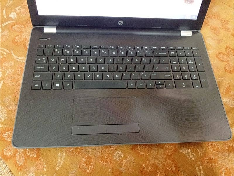 HP Intel Core i5-8250U 9