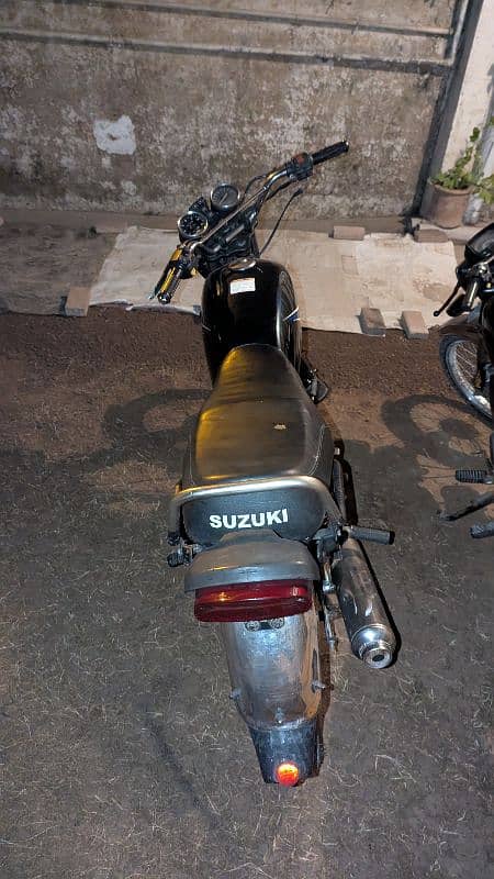 Suzuki gs 150 1