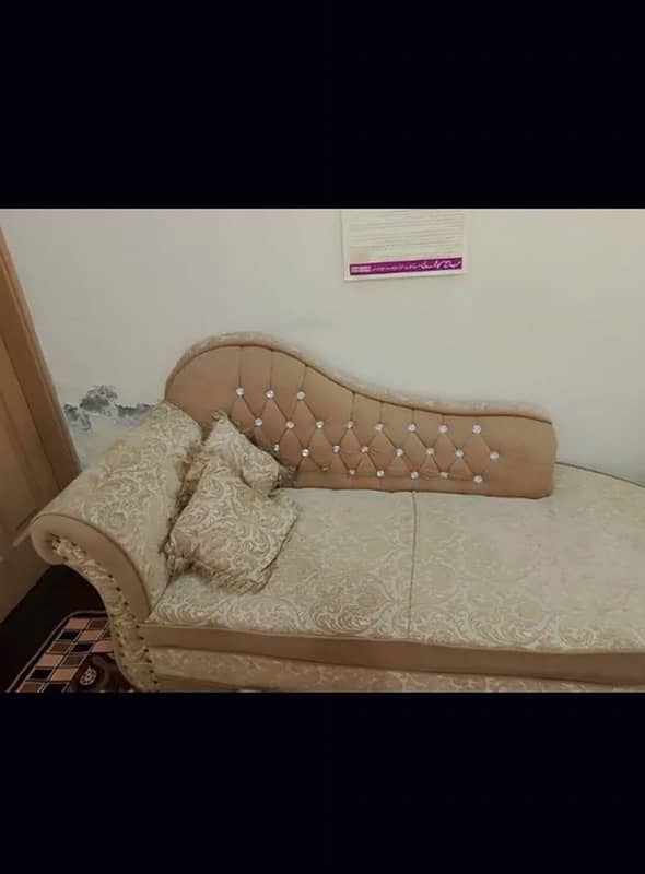 5seater sofa set with 3tables and 2seater dewan is up for sale 3