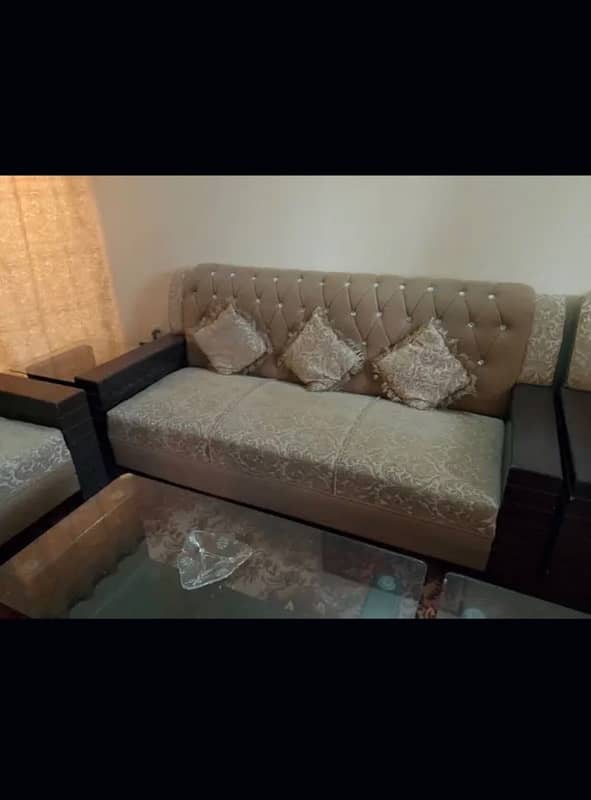 5seater sofa set with 3tables and 2seater dewan is up for sale 6