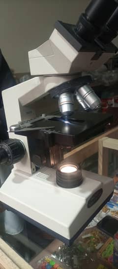 Microscope