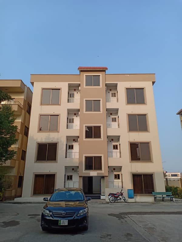 2 Bed Almost New Flat (4.5 Marla) on Ground Floor is Available for Sale In Askari-11,Lahore 0