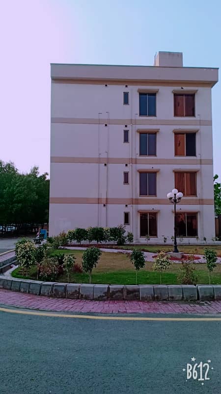 2 Bed Almost New Flat (4.5 Marla) on Ground Floor is Available for Sale In Askari-11,Lahore 1