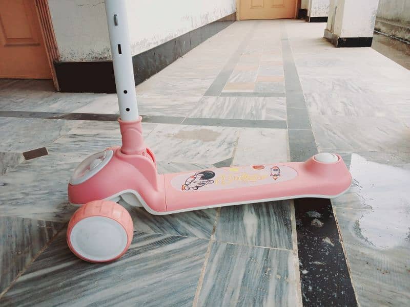 Kids Scooties are up for sale: New condition 0