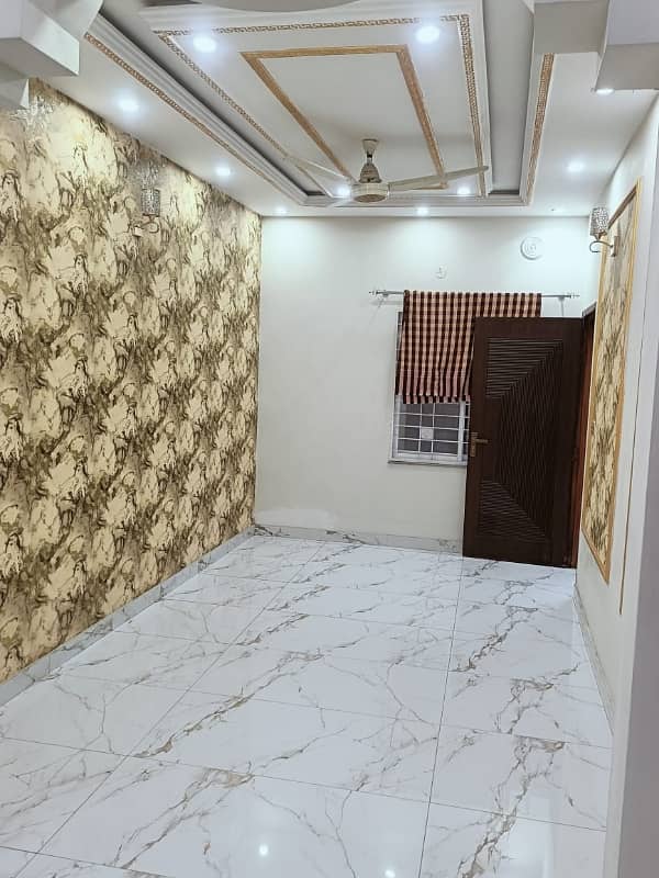 5 Marla Brand New House For Sale Near Canal Road And Emporium Mall Solid Construction Gated Area Near Park Market And Mosque 3