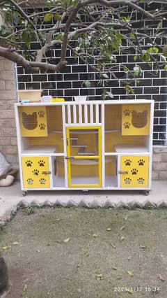 Cat House | Size Large | Colour Yellow and White | Condition 10/9