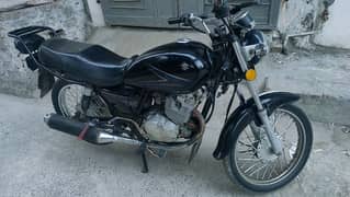 Suzuki 150 gs exchange possible I phone 15 pro