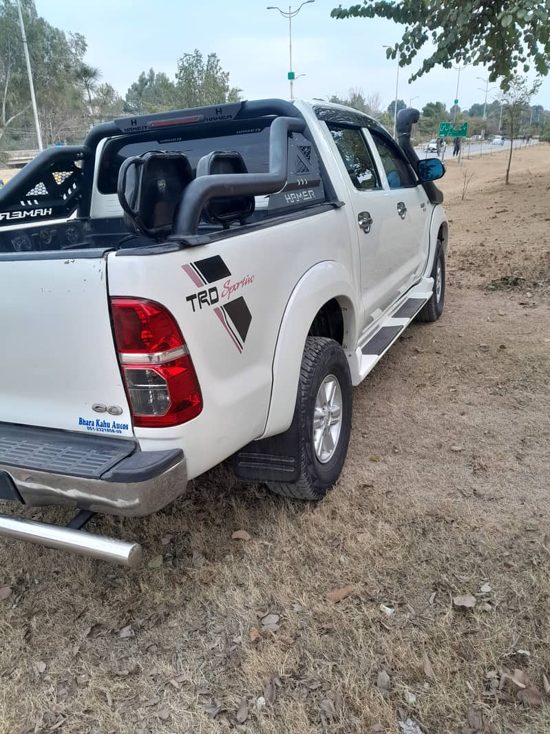 Toyota Hilux vigo 2011 4