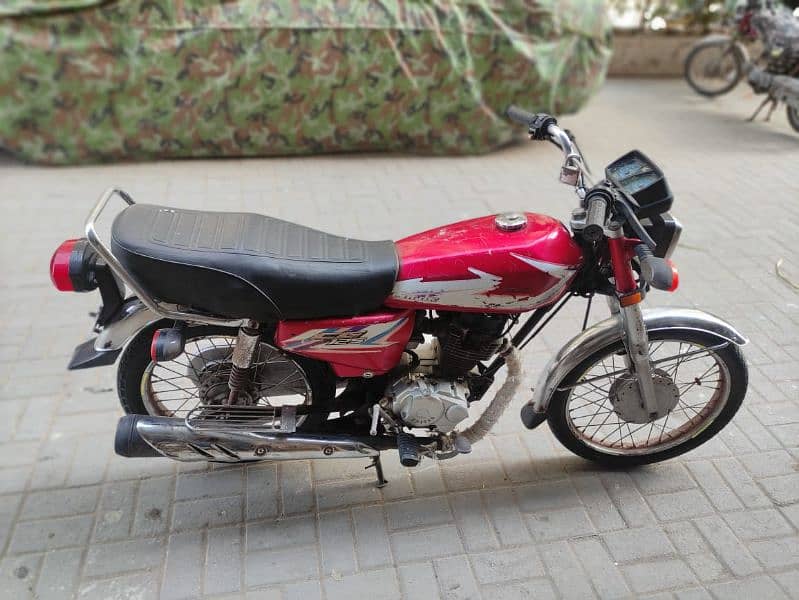 United 125cc 1