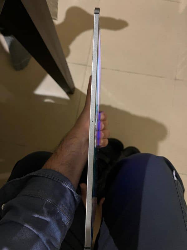 Ipad Pro 12.9 inch 3rd Generation 9