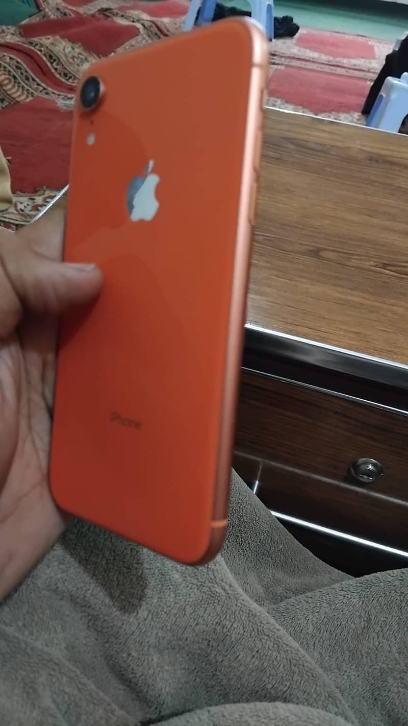 Apple iPhone XR 1