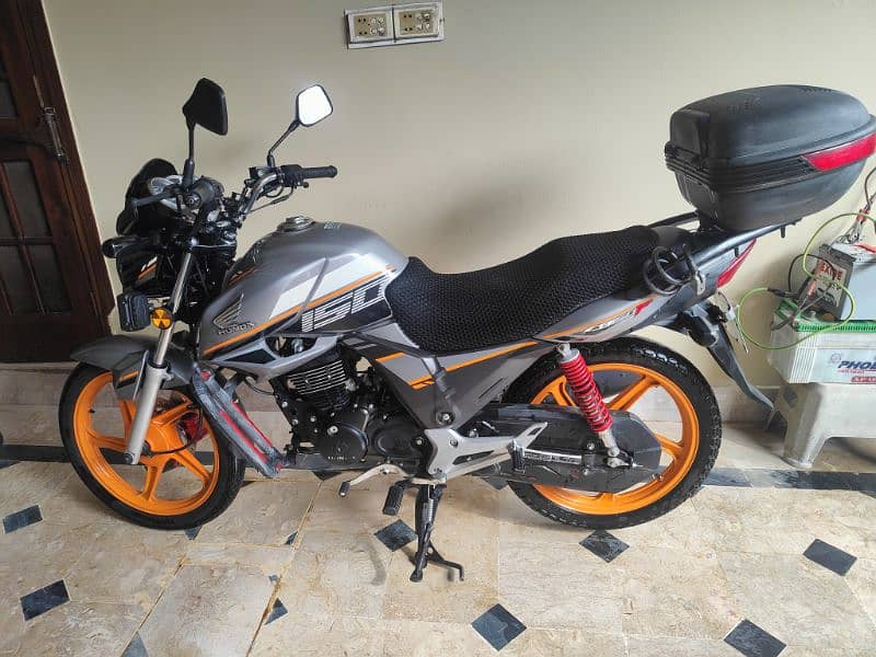 Honda CB150 F silver colour 2023 0