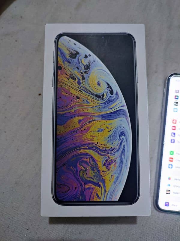 I Phone XS Max 64gb with Complete Boxx 2