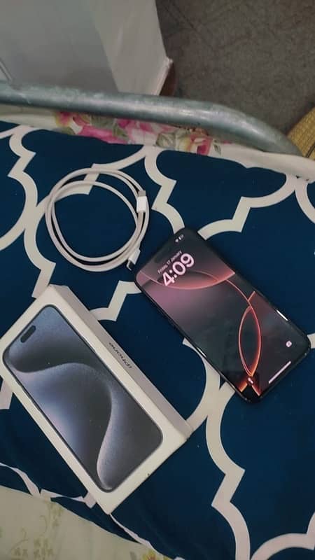 iphone 15 pro max 256Gb with box & cable 3