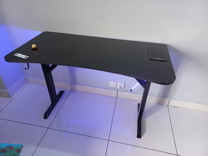 Almost New Gaming Table for Gaming or Office Use 0