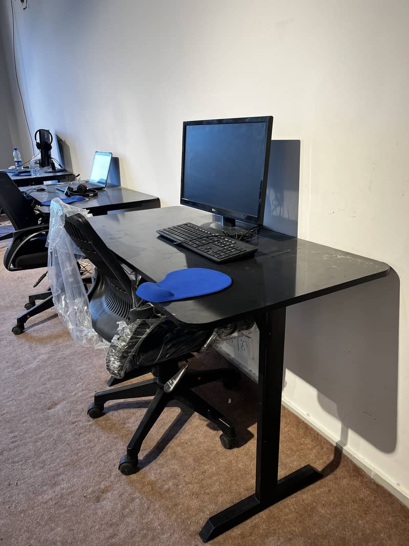 Almost New Gaming Table for Gaming or Office Use 2