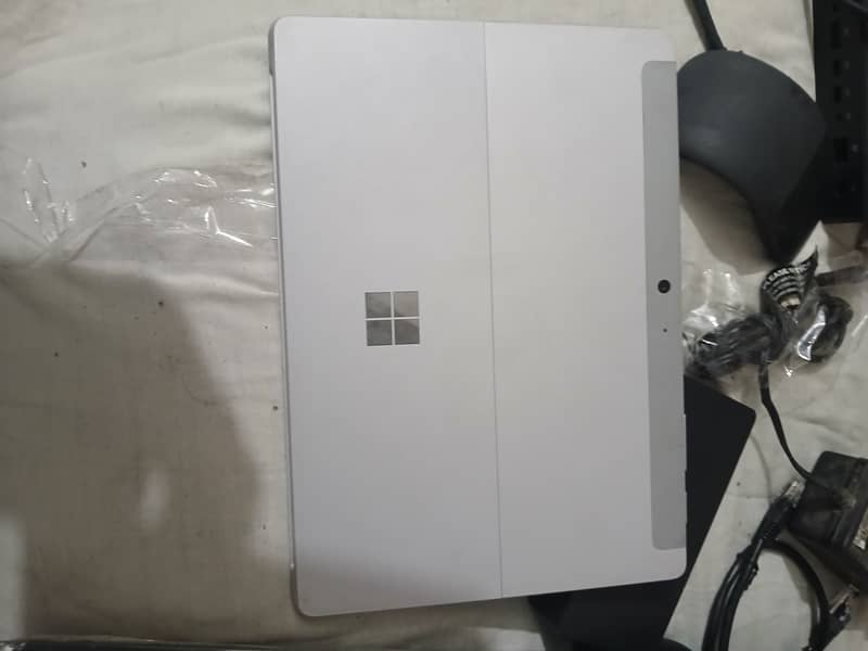 Microsoft Surface Tablet windows 11 8GB/128GB 3