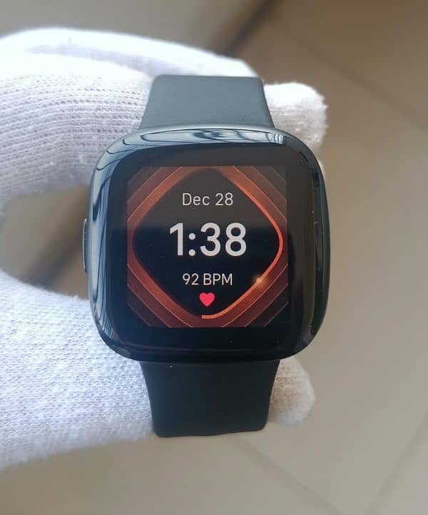 Fitbit versa 4 premium aluminum 0