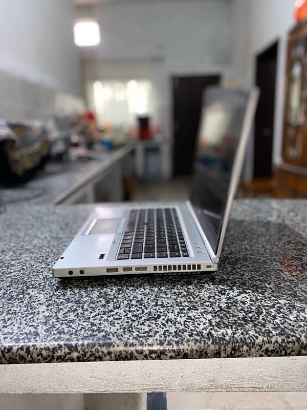 HP Elitebook 8470p i5 3rd gen 4