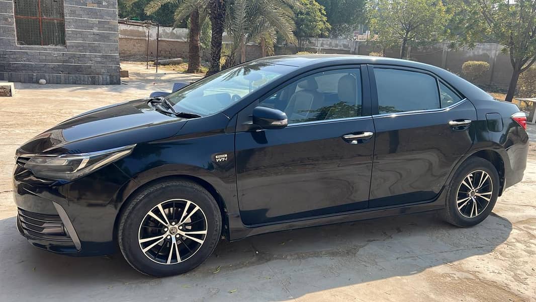 Toyota Altis Grande 2018 1