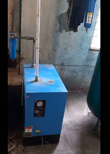 Screw Compressor with Tank and Evaporator 5