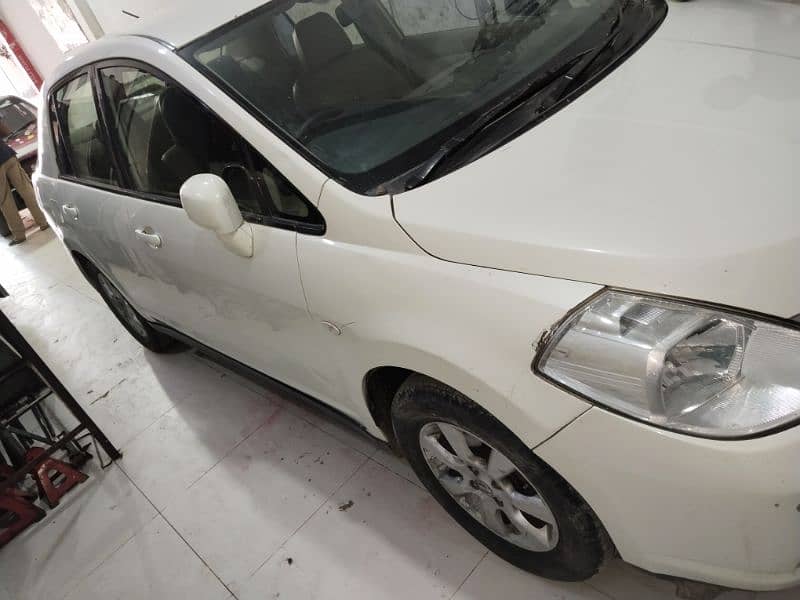 Nissan Tiida 2009 5