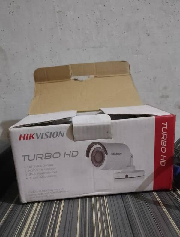 Hikvision HD 720p camera with 1040p DVR 2