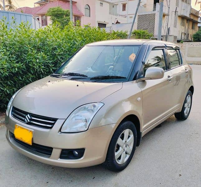 Suzuki Swift DLX model 2017 original color 7