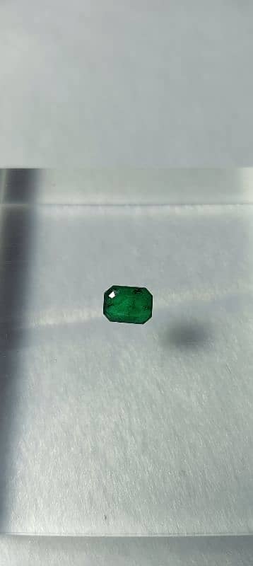 Natural Emeralds / Stone 19