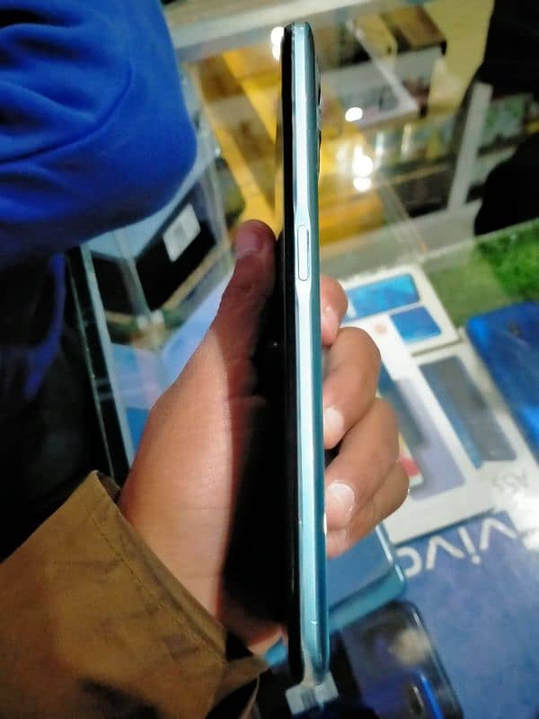 Realme narzo 50 condition 8/10 box and charger 1