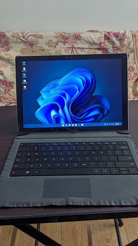 Microsoft Surface Pro 4 - i5, 8gb, 256gb M2 SSD 0