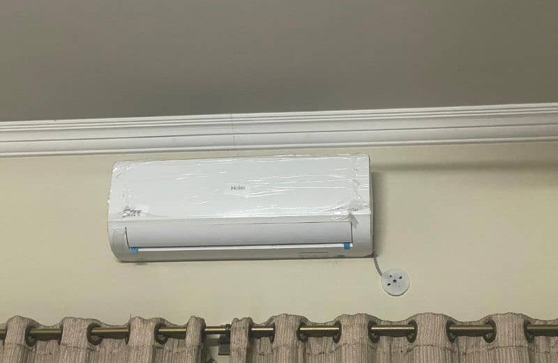 Haier 1 ton DC inverter 10/10 condition with warranty . 2