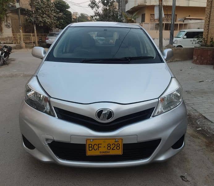 Toyota Vitz 2011 reg 2014 genuine condition 3