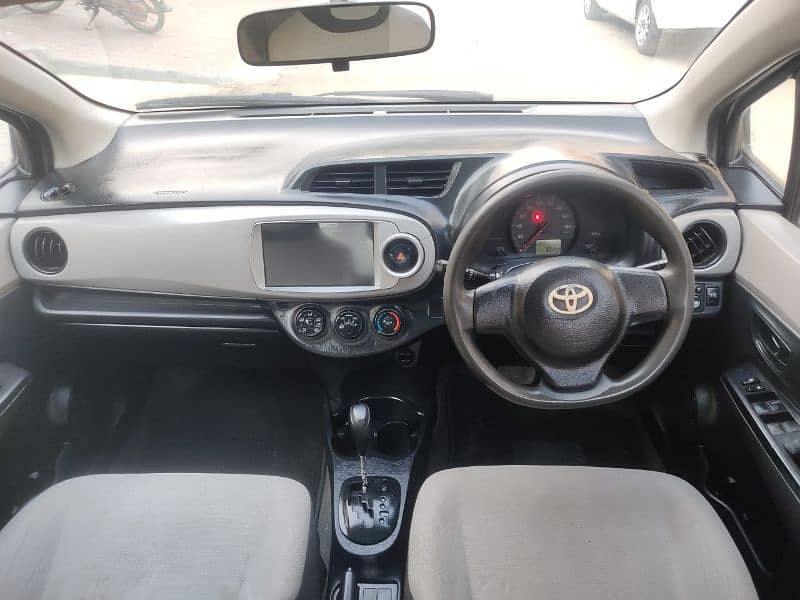 Toyota Vitz 2011 reg 2014 genuine condition 4