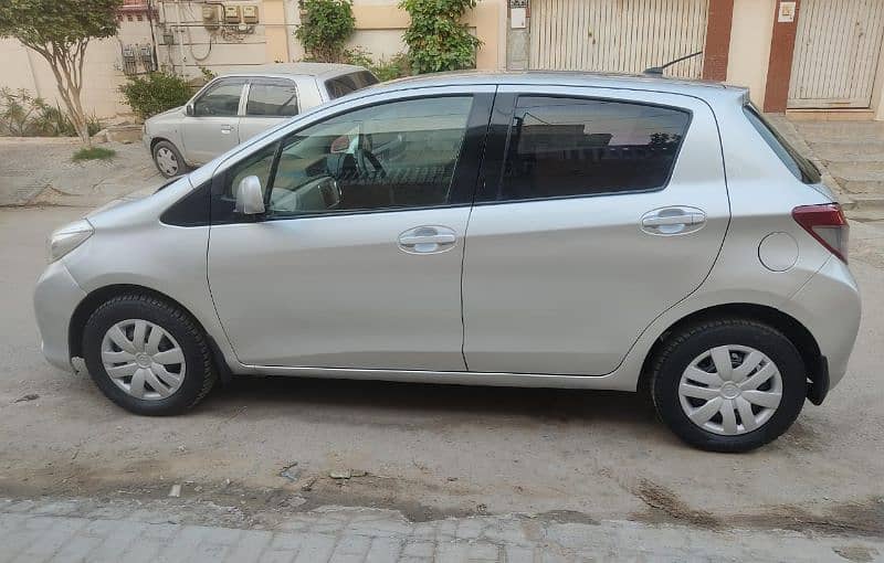 Toyota Vitz 2011 reg 2014 genuine condition 5