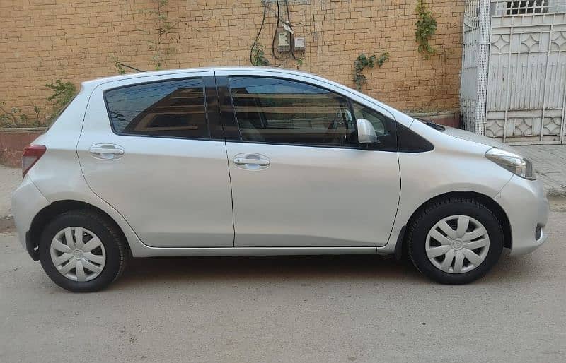 Toyota Vitz 2011 reg 2014 genuine condition 6