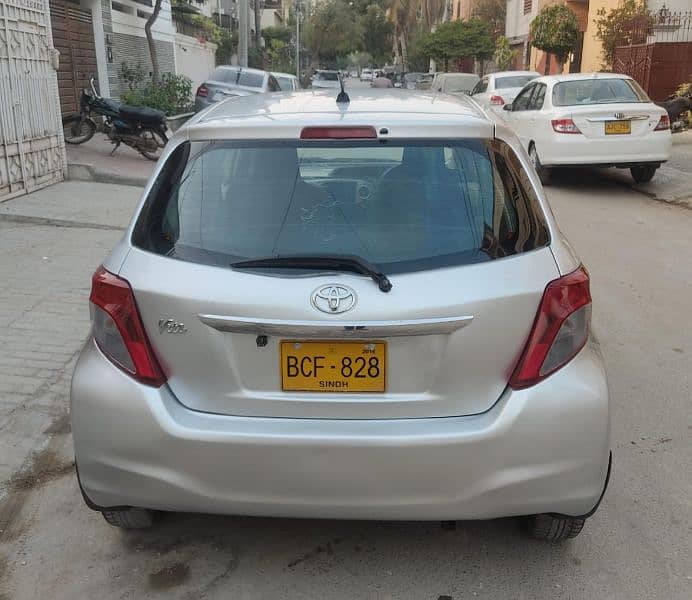 Toyota Vitz 2011 reg 2014 genuine condition 9