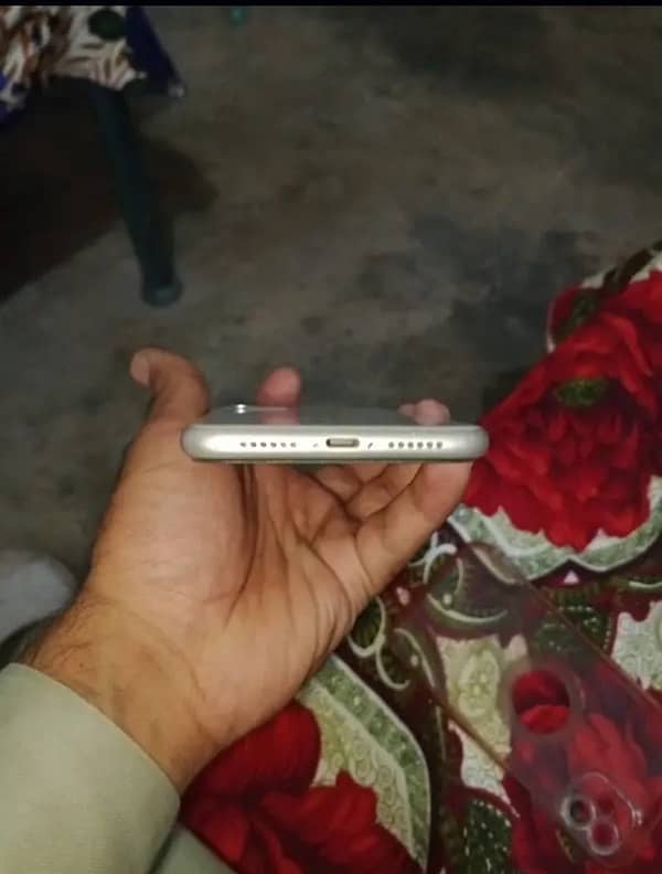 IPhone 11 (55000) 1