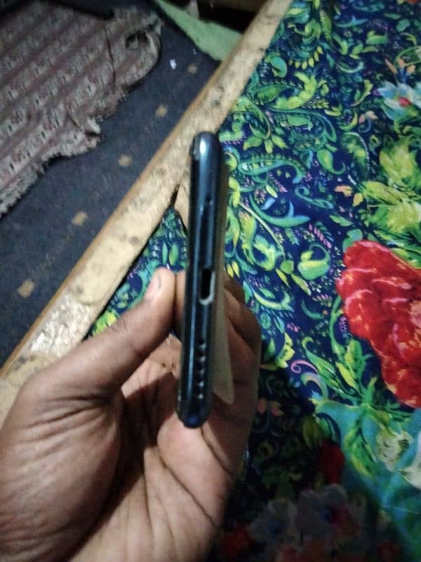 Infinix s3x one hand use only 8