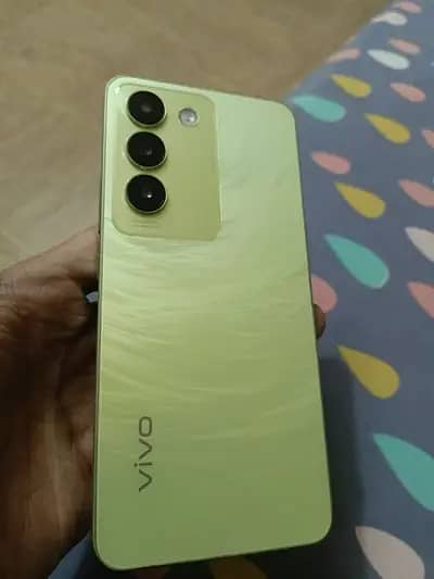 Vivo y100 8/256 only 1 month use new mobile ha box charger sb sath ha 0