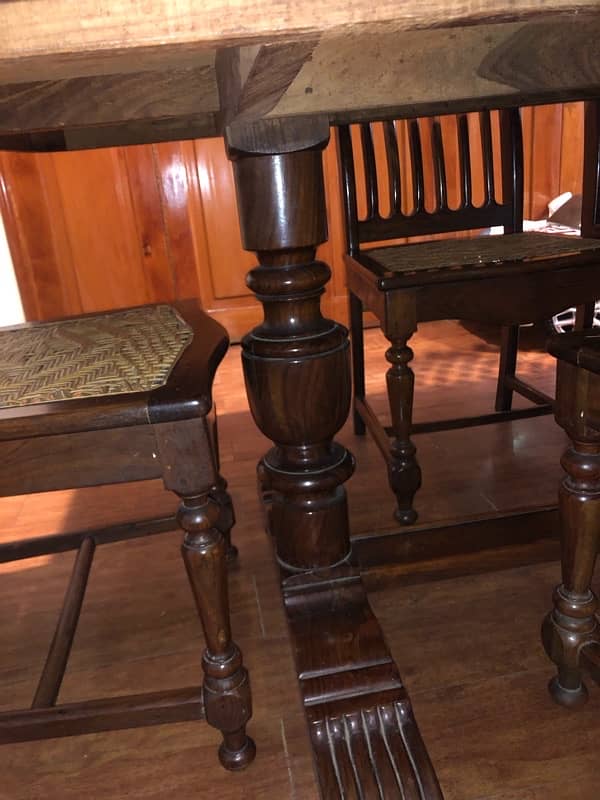 wooden dining table with 6 chair very good condition 1