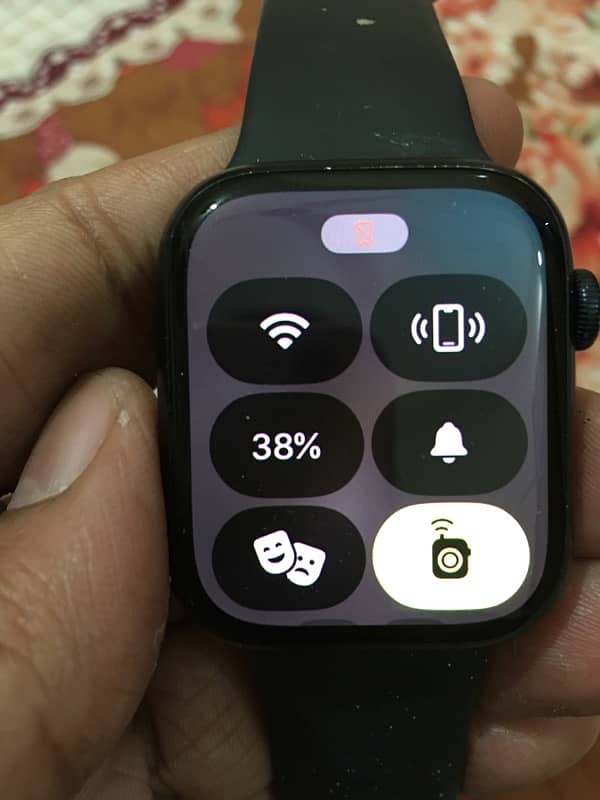 Apple Watch Series 8 and S. E 6