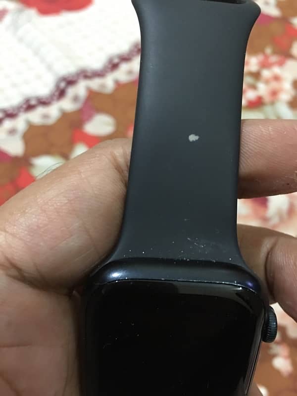 Apple Watch Series 8 and S. E 11