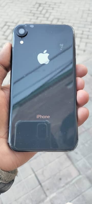 iPhone XR Battery percentage 82% non pta factory unlock condition 9/10 3