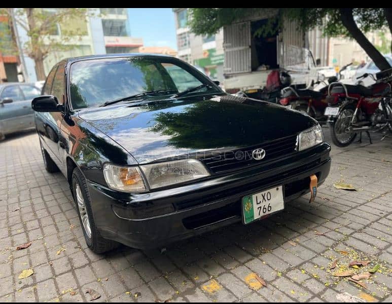 Toyota Corolla XE 2000 0