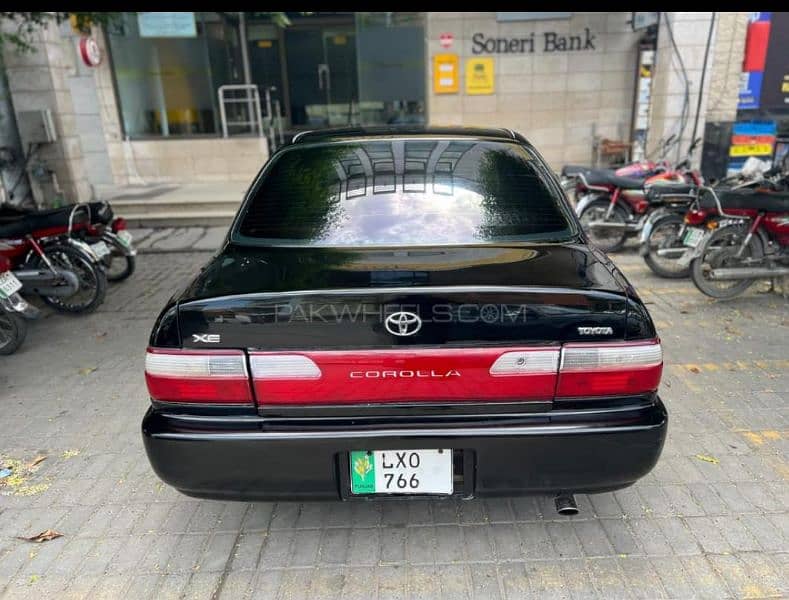 Toyota Corolla XE 2000 2