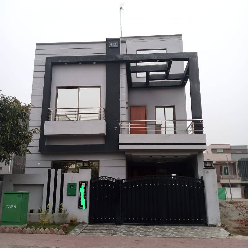 5 Marla Used House Available For Sale In Shershah Block Bahria Town Lahore 0