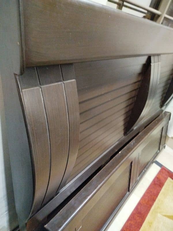 Wooden King Size Bed |For Sale| |Almost New|. 3