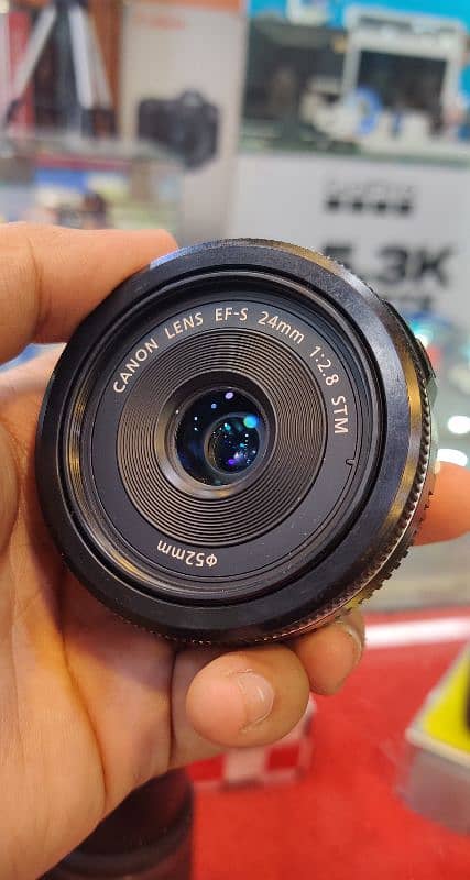 Canon EF-S 24mm f/2.8 STM Lens 1