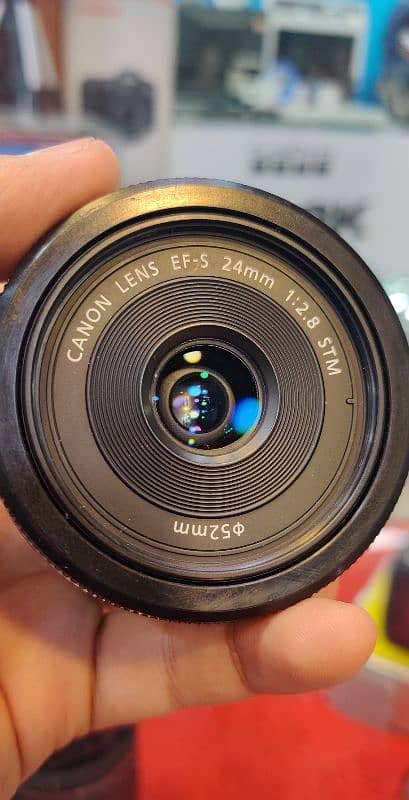 Canon EF-S 24mm f/2.8 STM Lens 2